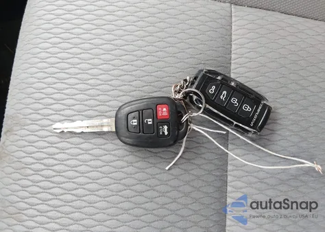 2016 Toyota Corolla Le z USA, uszkodzony, nr VIN 2T1BURHE9GC567499